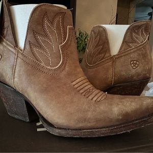 Ariat Hazel Boots sz 9